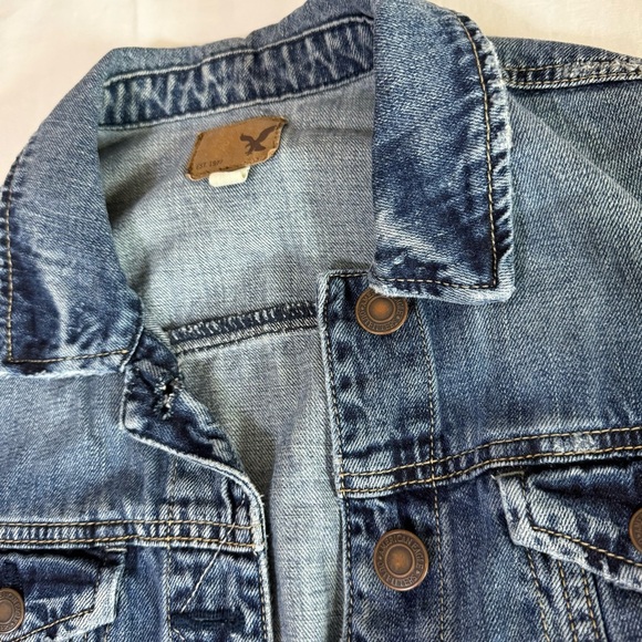 AMERICAN EAGLE Women’s Size M Medium Denim Jean Jacket Cropped Distressed Cotton - Picture 3 of 10
